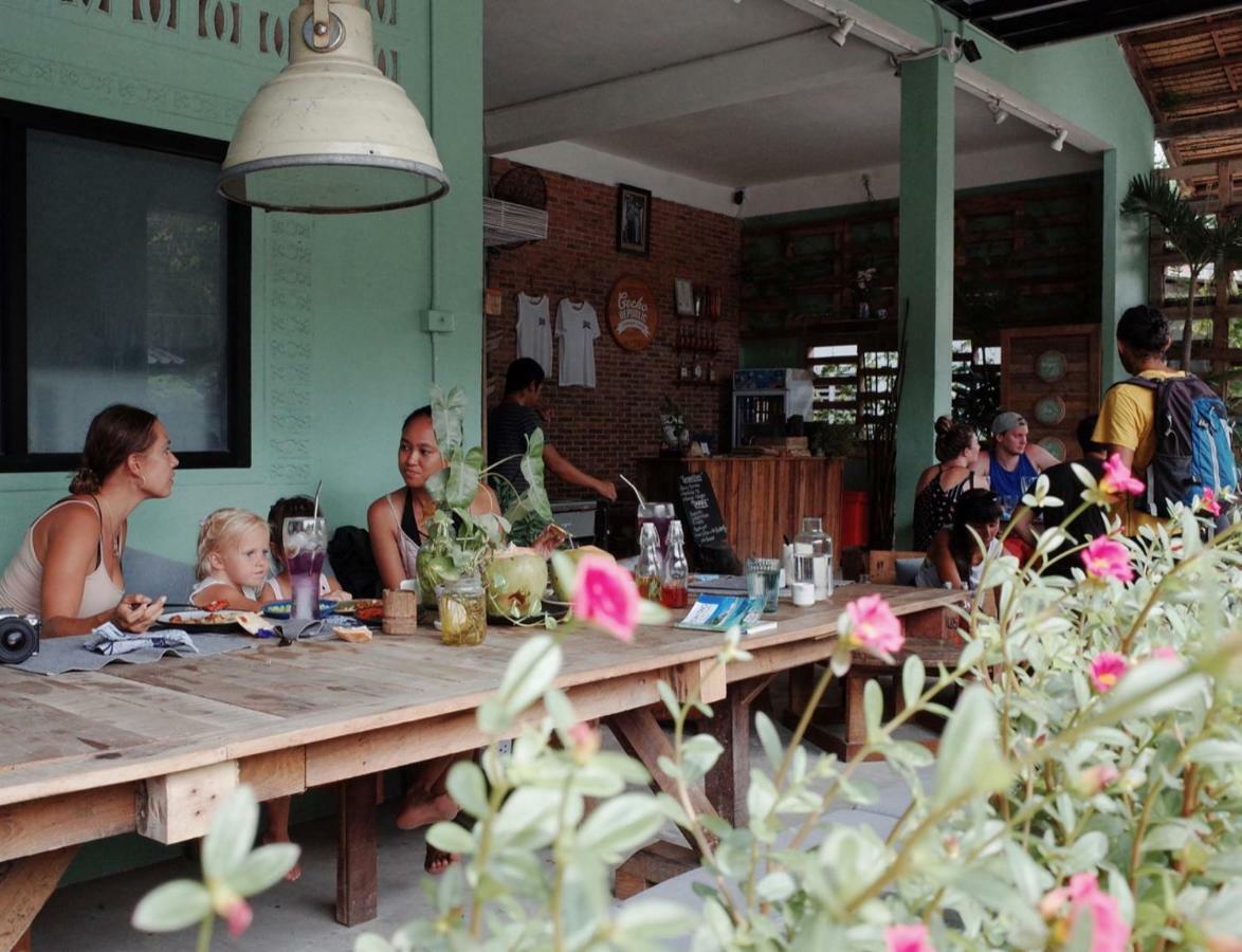 Gecko Republic Jungle Hostel Ко Тао Екстериор снимка